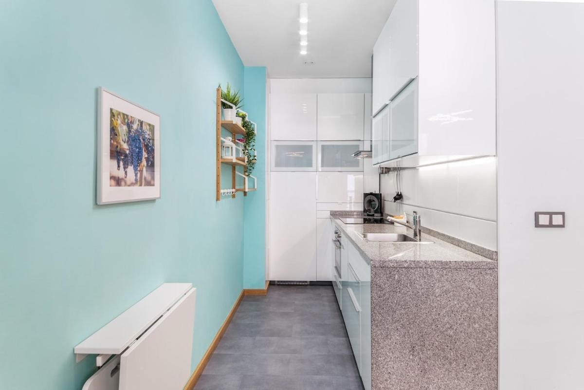 -Malagasunapts- Modern Citycentre Pool&Parking Екстериор снимка
