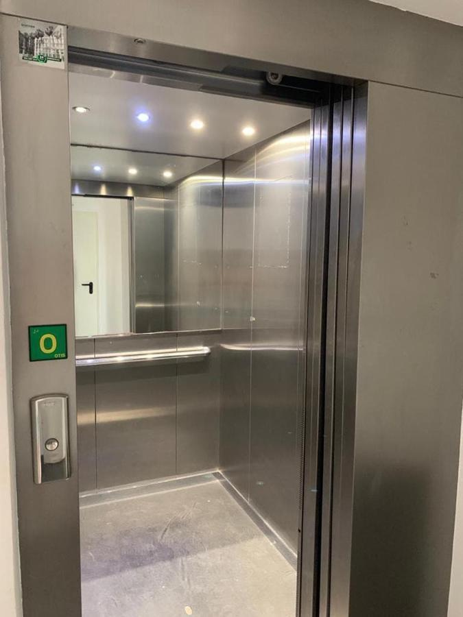 -Malagasunapts- Modern Citycentre Pool&Parking Екстериор снимка